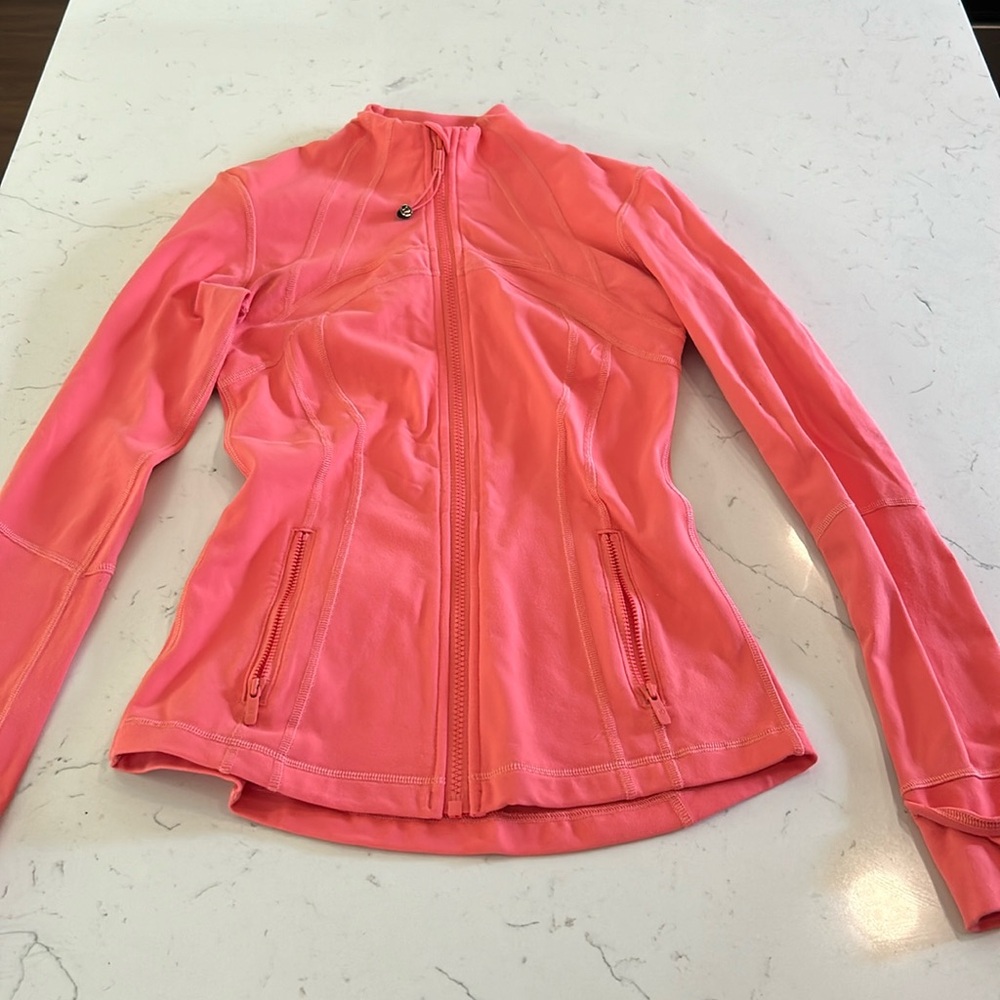 raspberry cream lululemon define jacket size 4 barely worn
